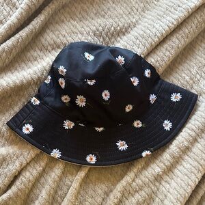 Alice + Olivia White Bucket Hat